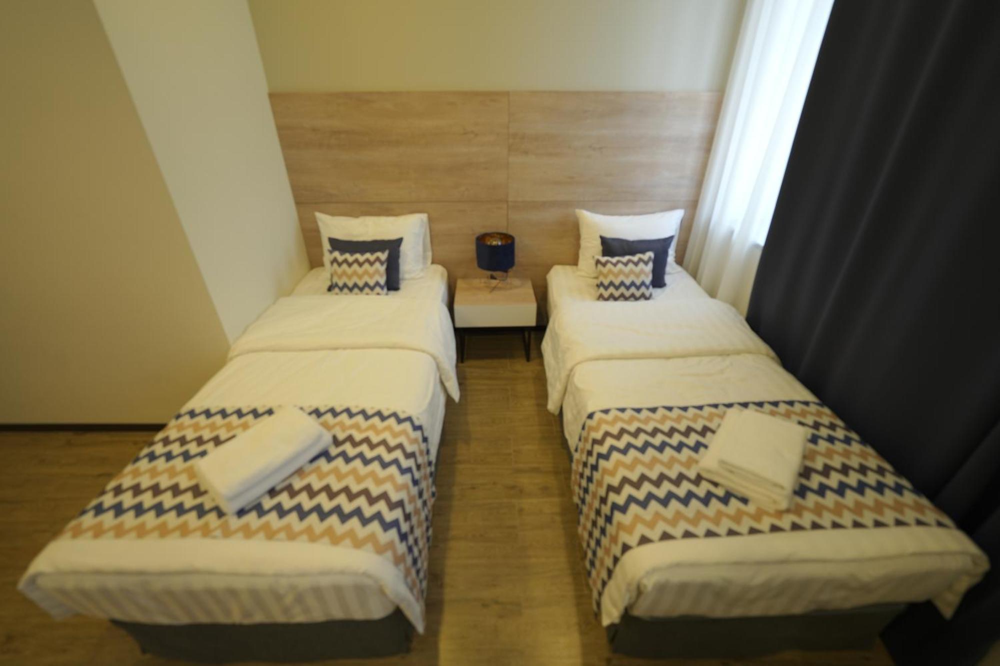 4Guest Hotel Erevan Esterno foto