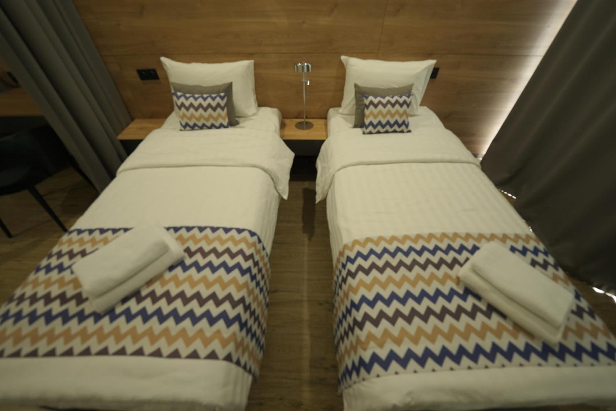 4Guest Hotel Erevan Esterno foto