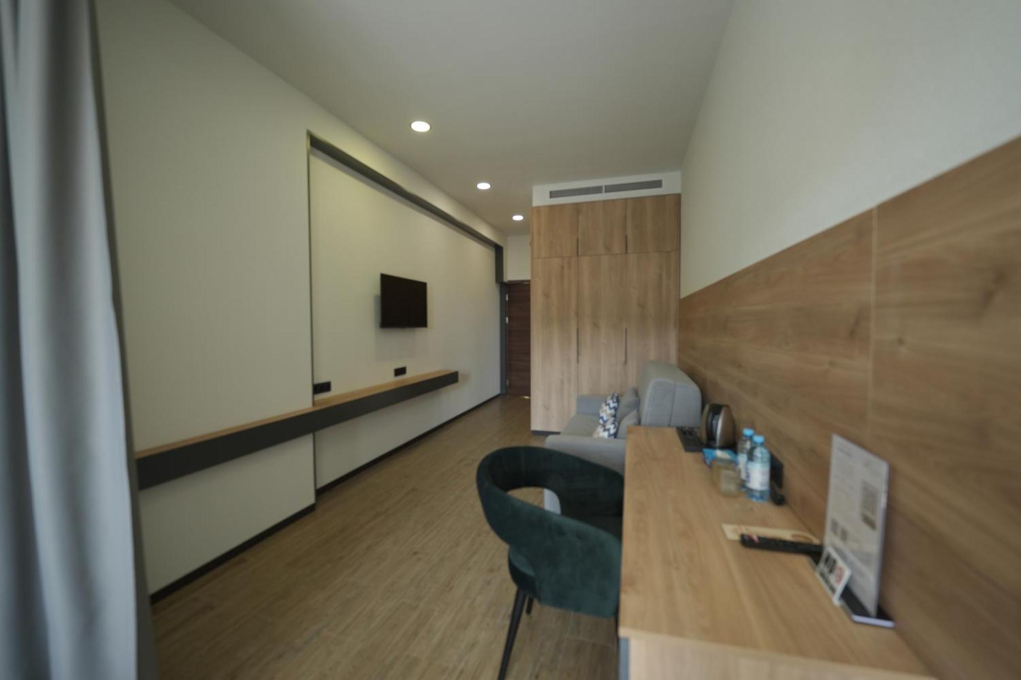 4Guest Hotel Erevan Esterno foto