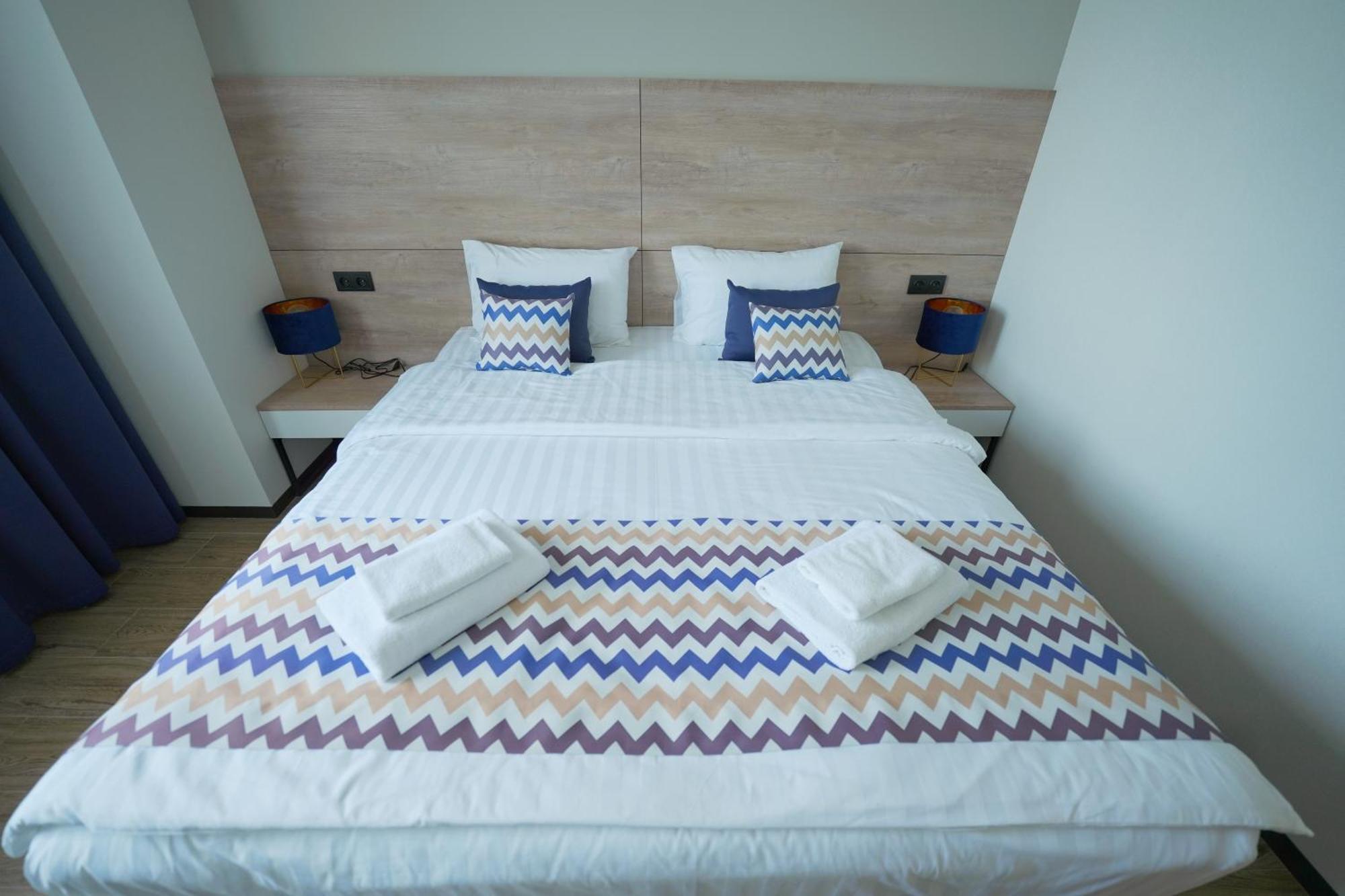 4Guest Hotel Erevan Esterno foto