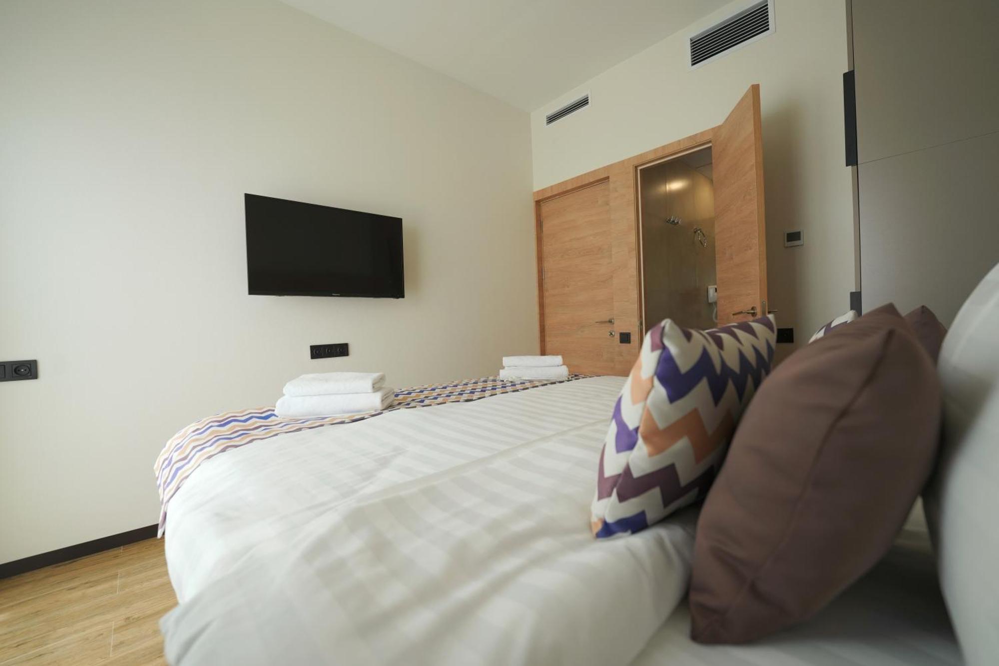 4Guest Hotel Erevan Esterno foto